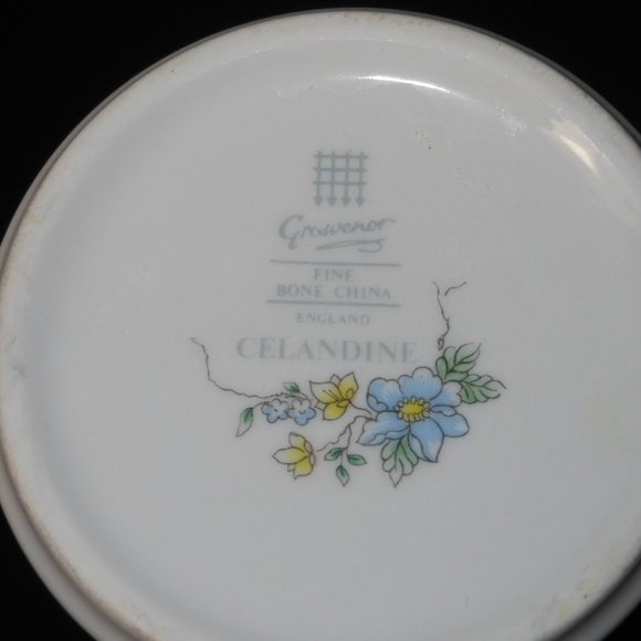 Coffee mug. Vintage Grosvenor UK Celandine & Butterfly Fine Bone China - Picture 4 of 4
